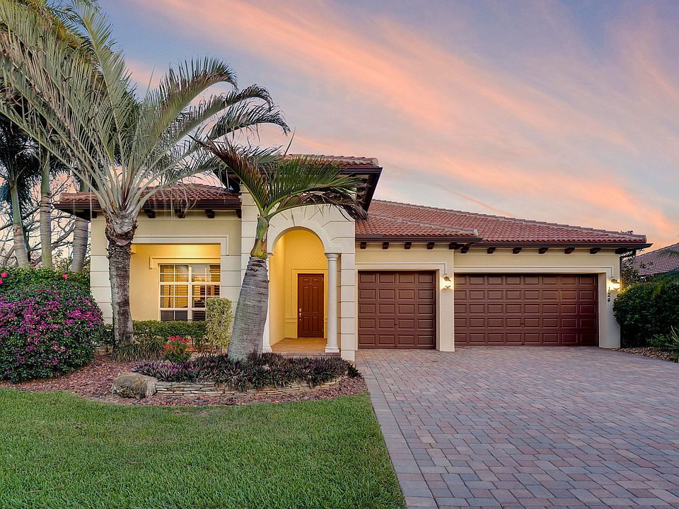1st image of 124 Casa Circle