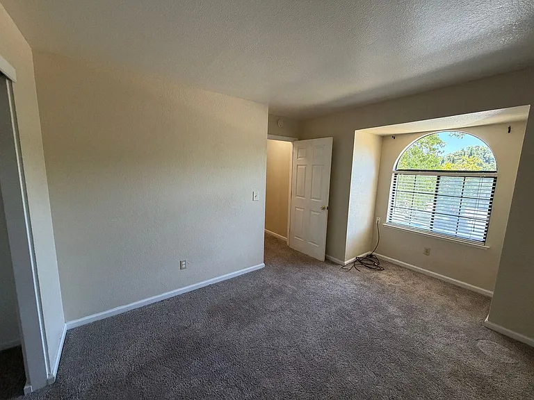 8801 Mohamed Cir — Photo 16