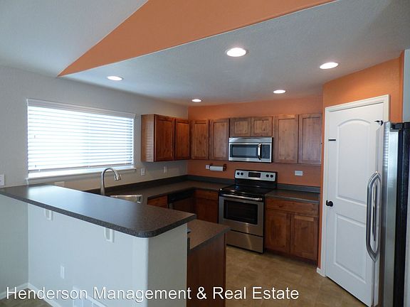 2nd image of 554 Cherryridge Dr