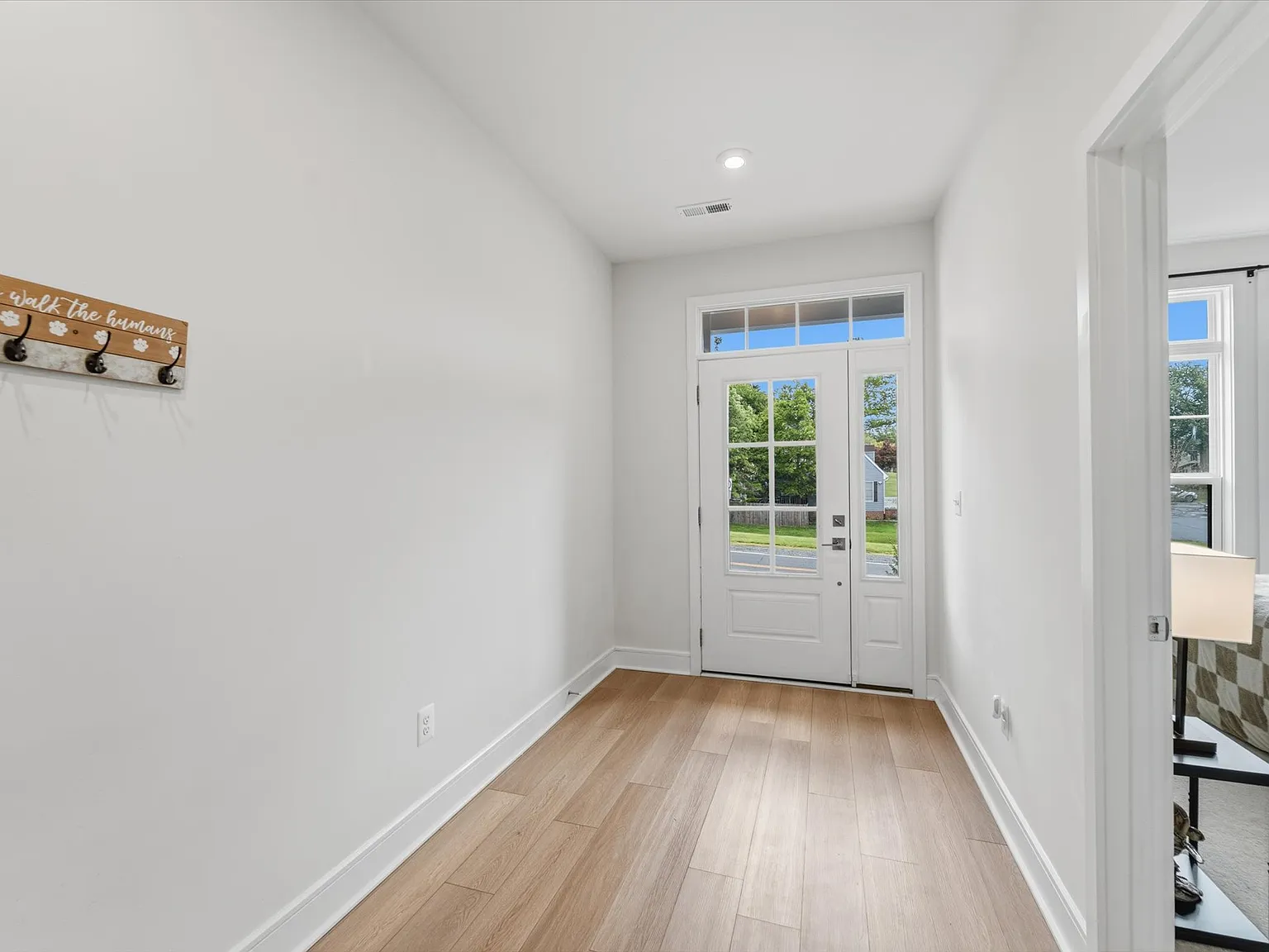 4 bed, 3.5 bath, 2200 sqft, $3,200 — Photo 2