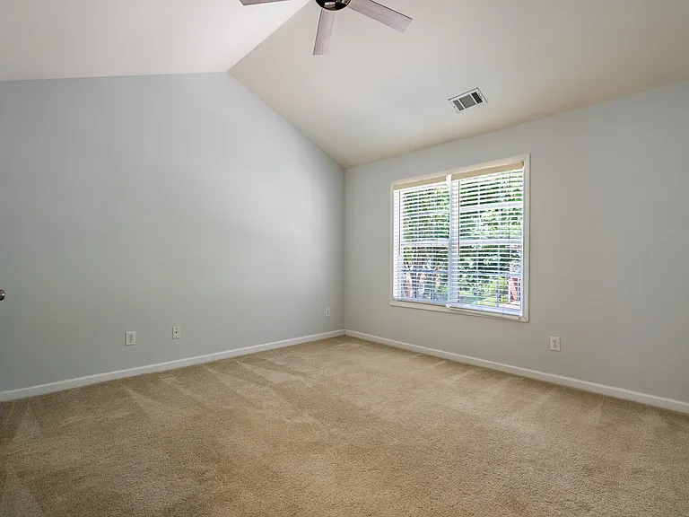 140 Galecrest Dr — Photo 11
