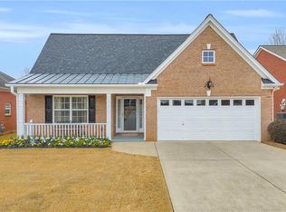 559 Bellbrook Ln, Lawrenceville, GA 30045