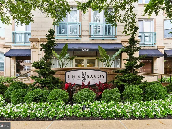 12000 Market St APT 382, Reston, VA 20190