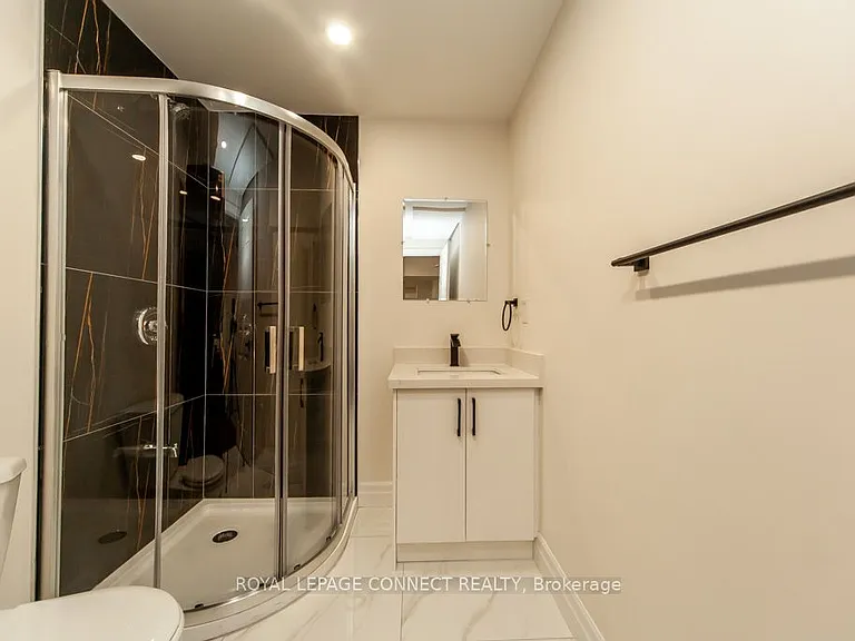 2412 Moonlight Cres #BASEMENT — Photo 10