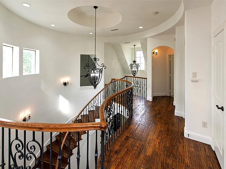 3606 S Versailles Ave — Photo 20
