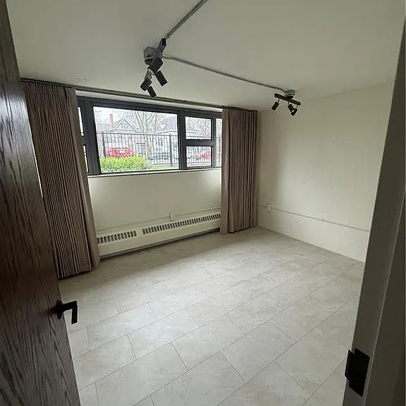 130 Linwood Ave — Photo 8