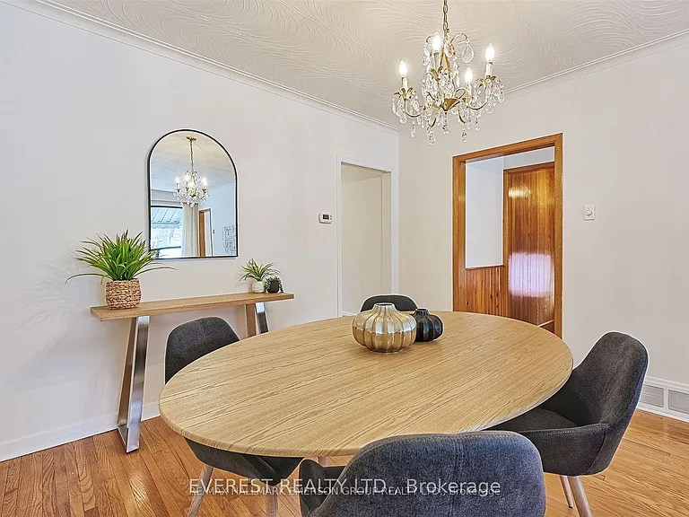 99 Rochman Blvd — Photo 17