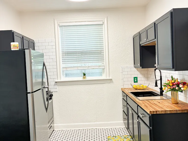 512 E Dewey Pl #6 — Photo 9