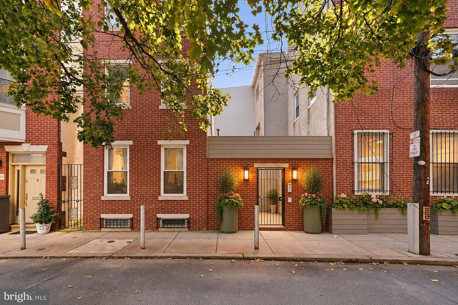 1 bed, 1.5 bath, 700 sqft, $1,859 — Photo 1