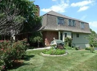 8309 NW Waukomis Dr, Kansas City, MO 64151