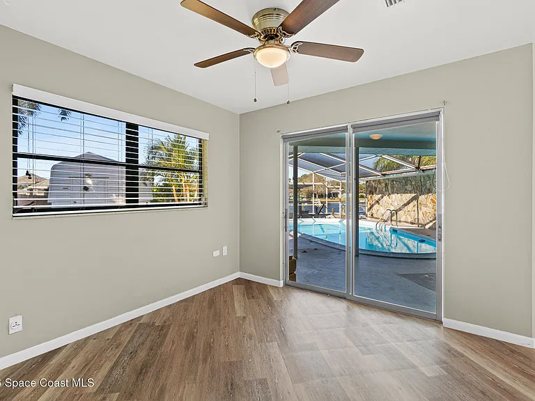 401 Milford Point Dr — Photo 14