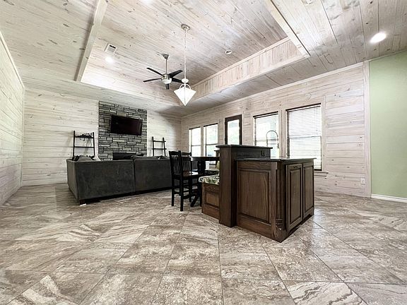3rd image of 760 Longleaf Dr