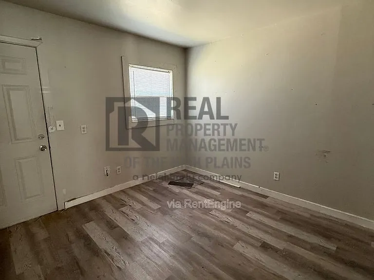 1301 Evergreen St #C — Photo 4
