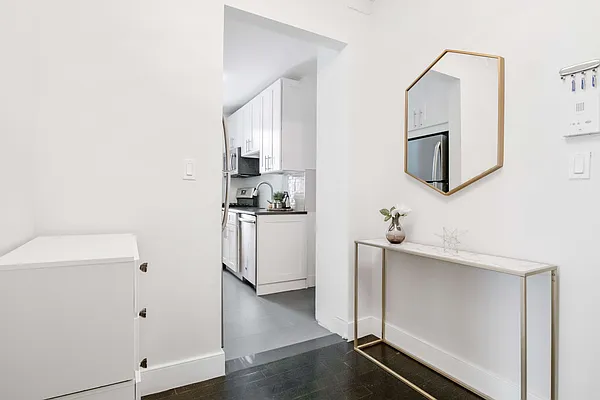 Rented by Bedrose | media 9