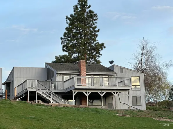 1755 8th Ave, Clarkston, WA 99403