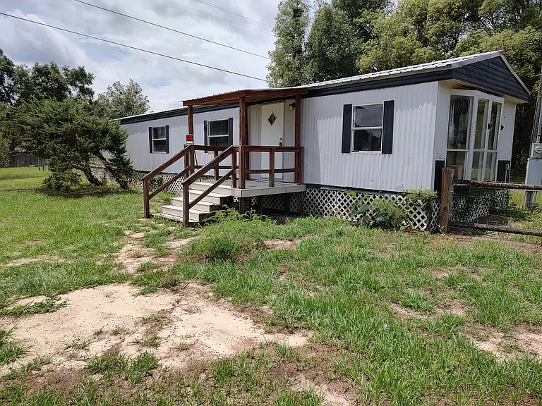 6377 Beloit Ave — Photo 2