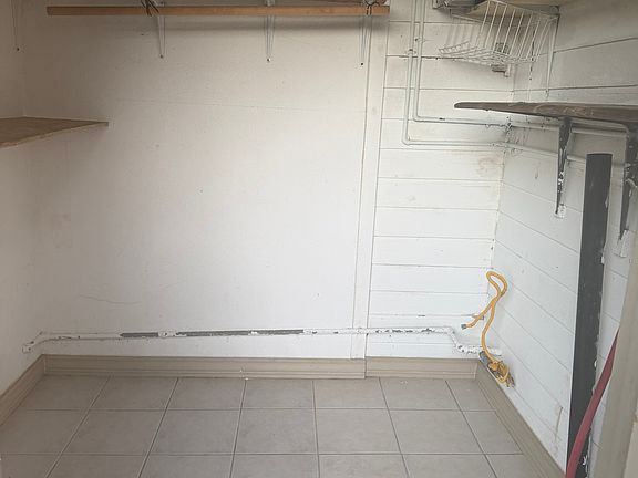 3rd image of 5939 San Miguel Rd