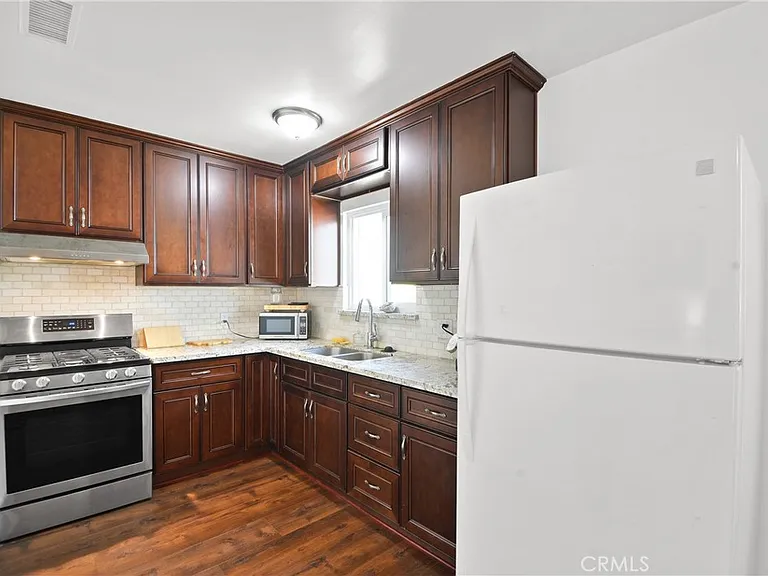 642 W Terrylynn Pl #A — Photo 6