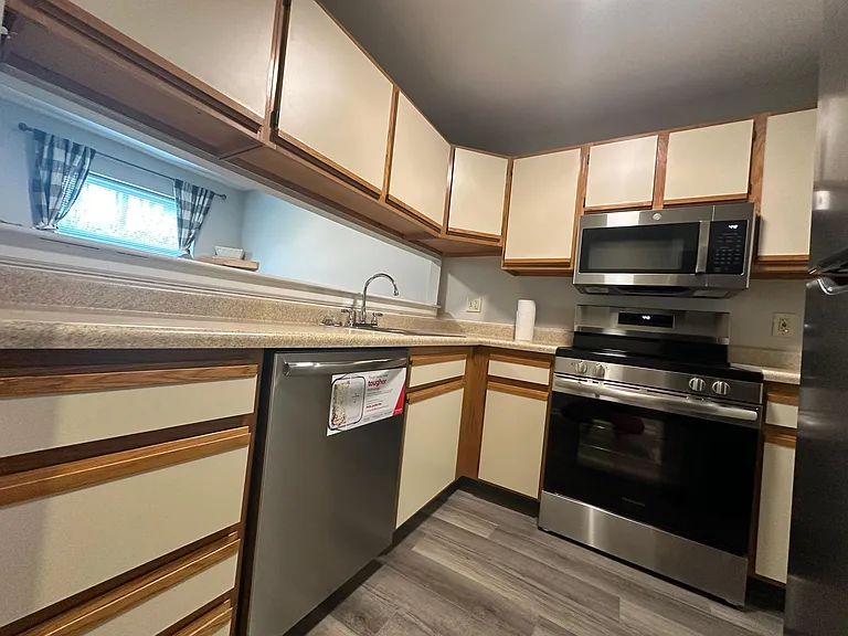 1338 W Wyomissing Ct #F — Photo 9