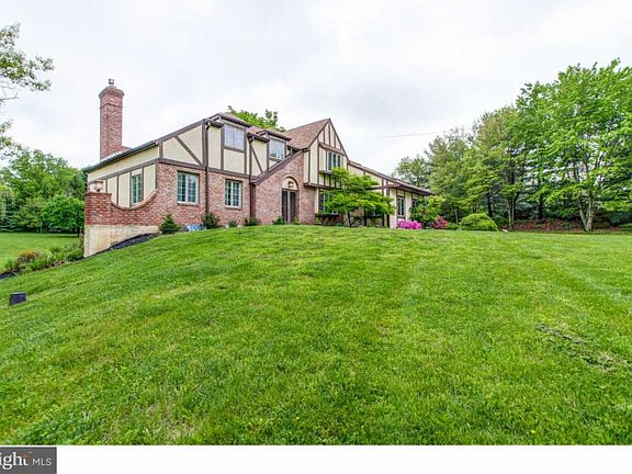 2nd image of 2451 Schlosser Rd