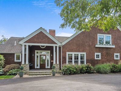 110 W Islip Rd, West Islip, NY, 11795