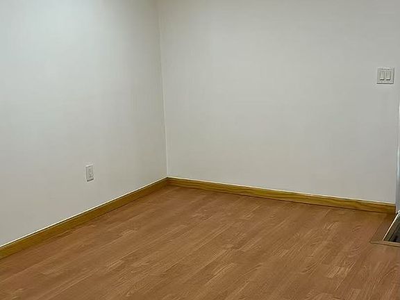 5th image of 6100 183rd St Floor 1
