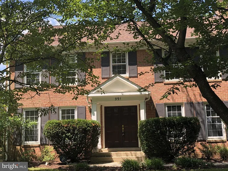 991 Farm Haven Dr — Photo 1
