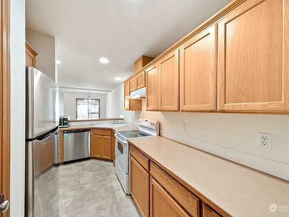5th image of 125 127 174th Street S