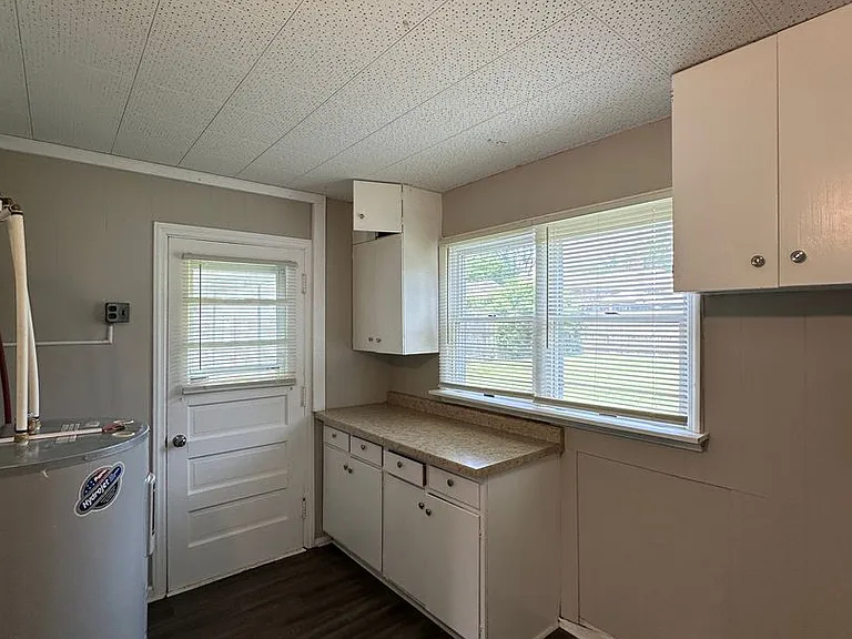 3114 W Devon Rd — Photo 6