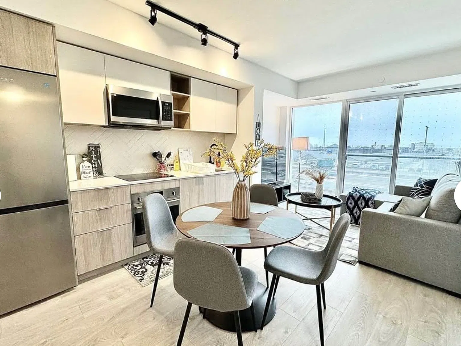 2 bed, $2,450 — Photo 2