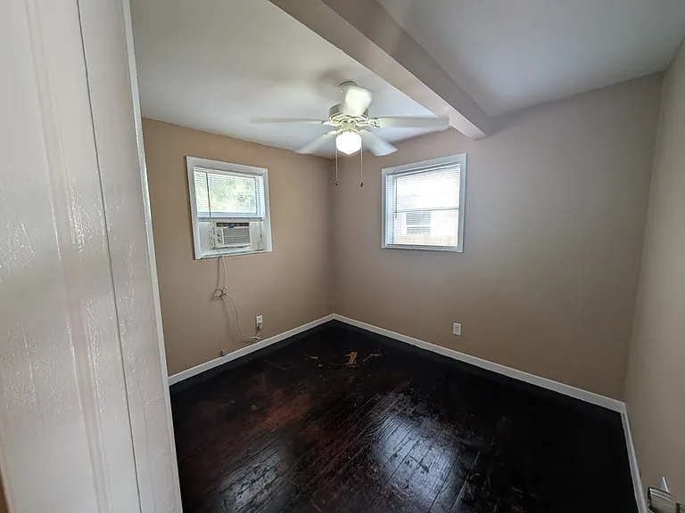 407 Engman St #C — Photo 6
