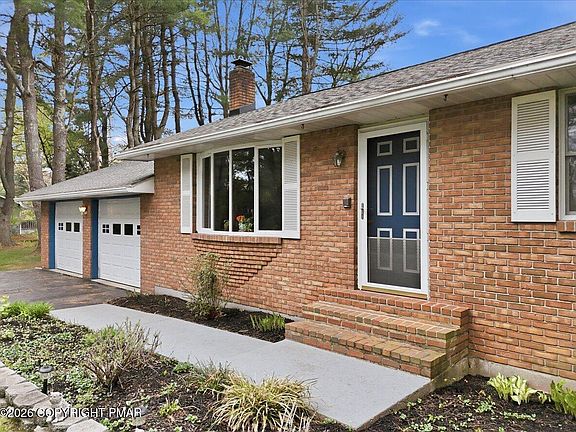 4th image of 105 Jodi Dr