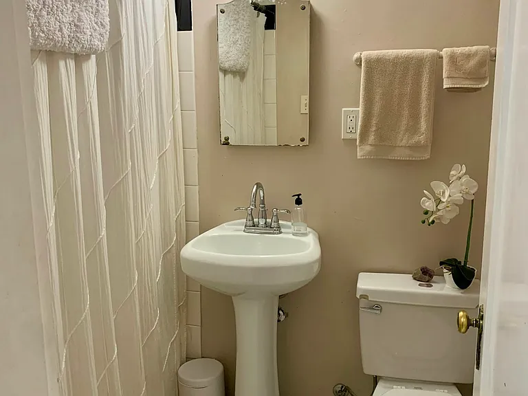 956 10th Ave E #305 — Photo 11