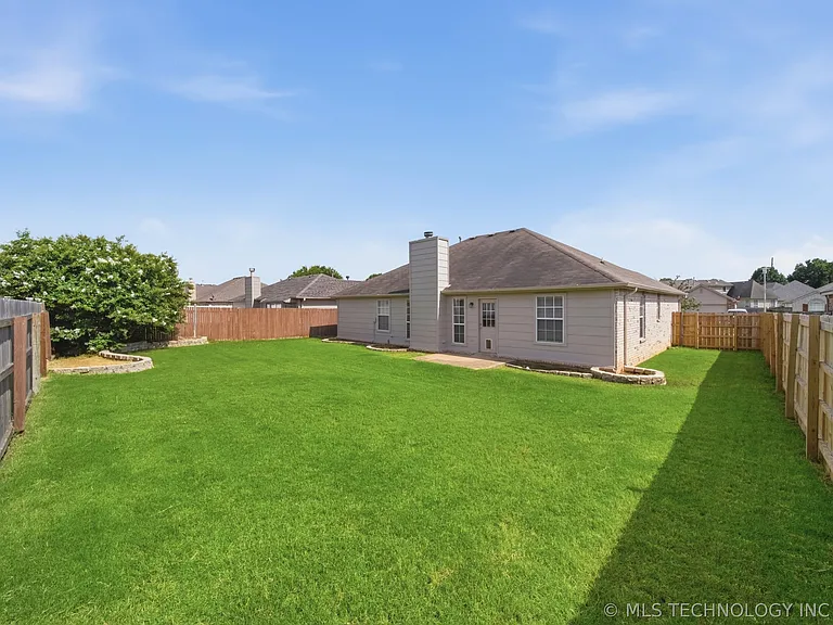 1217 W 117th Ct S — Photo 28