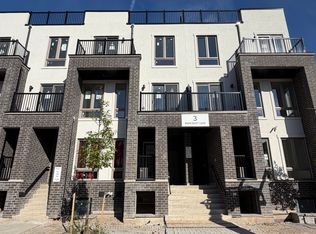 3 Bancroft Ln #205, Richmond Hill, ON L4E1M1