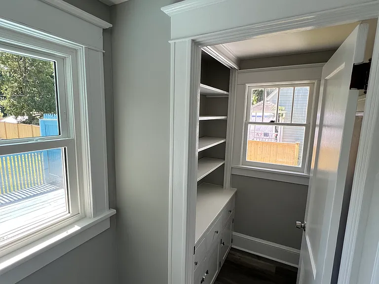 44 S Grand Ave — Photo 8