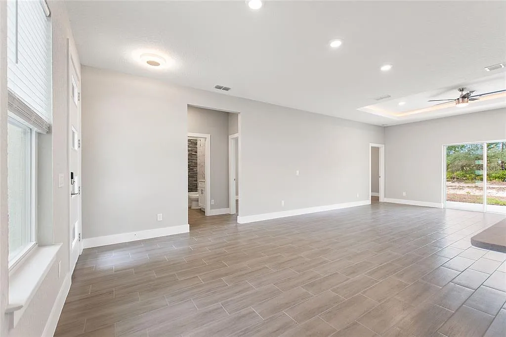 4 bed, 2.0 bath, 1670 sqft, $2,095 — Photo 4