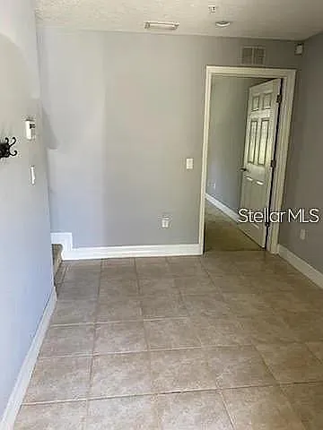 3 bed, 3.5 bath, 1826 sqft, $2,600 — Photo 2