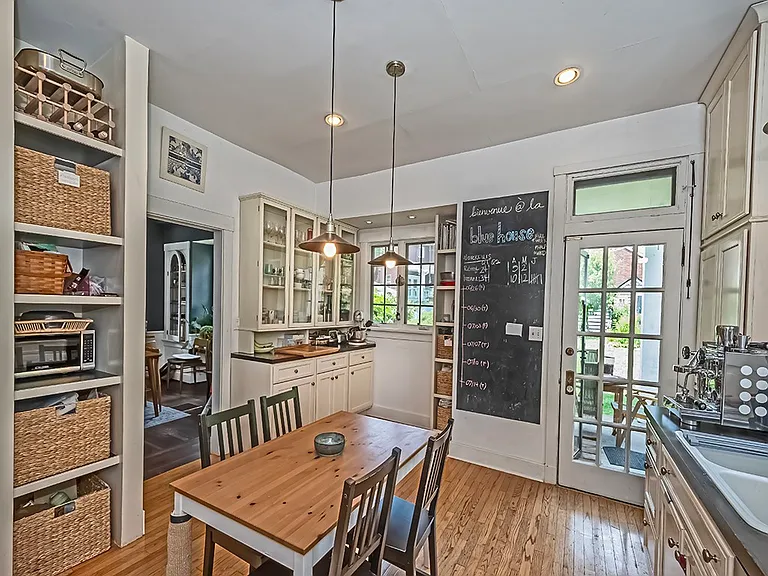 6051 Grafton St — Photo 9