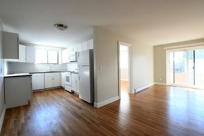 3 bed, 1123 sqft, $3,500 — Photo 1