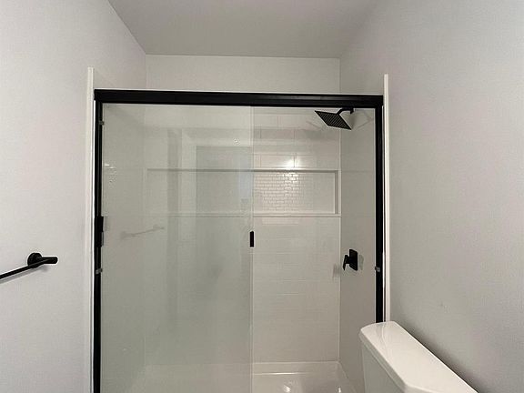 4th image of 282 Hampshire Ct #282