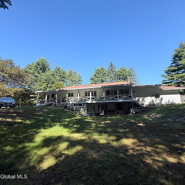 5th image of 181 S Kingsboro Avenue