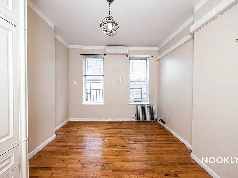 275 Irving Ave #3 — Photo 3