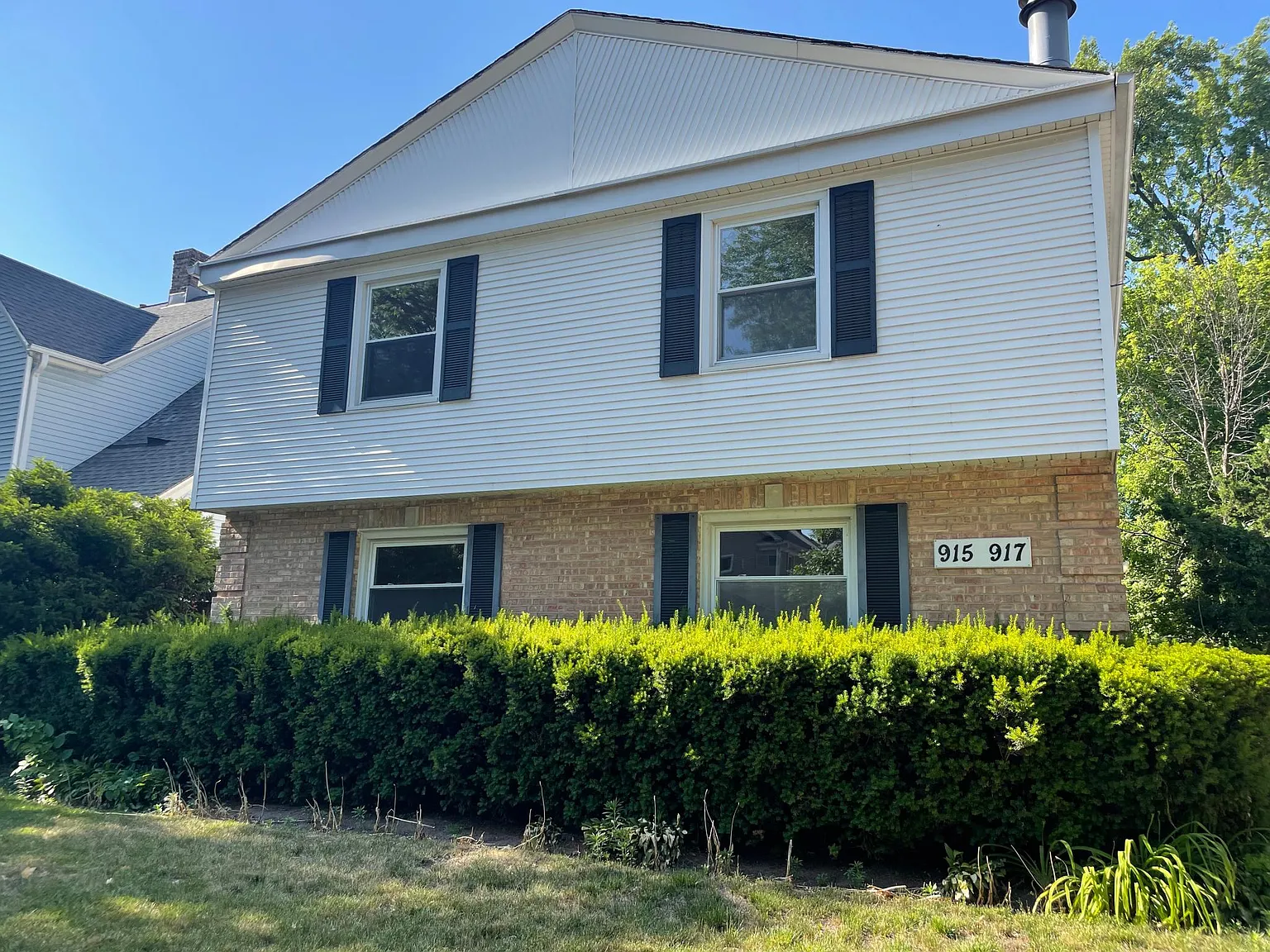 3 bed, 2.5 bath, 1250 sqft, $3,950 — Photo 1