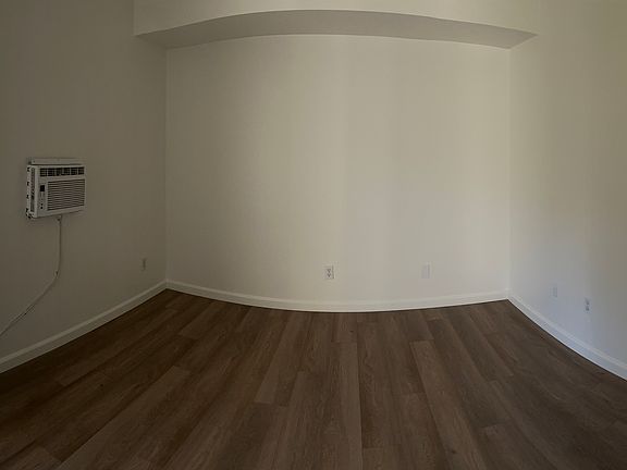 5th image of 1068 Alta Vista Rd