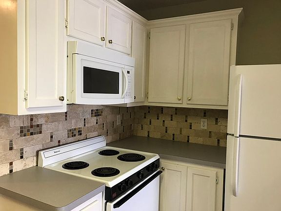 5th image of 1841 Monaghan Dr APT 12