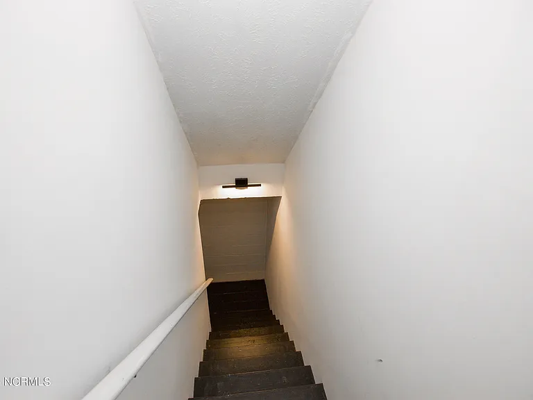 1000 Robinwood Rd — Photo 46