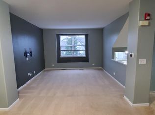 147 Rosehall Dr, Lake Zurich, IL 60047