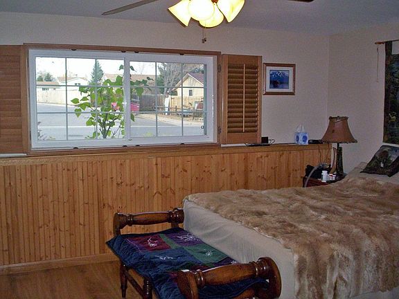 Master Suite with Fireplace, Walk-in Closet and Laundry
