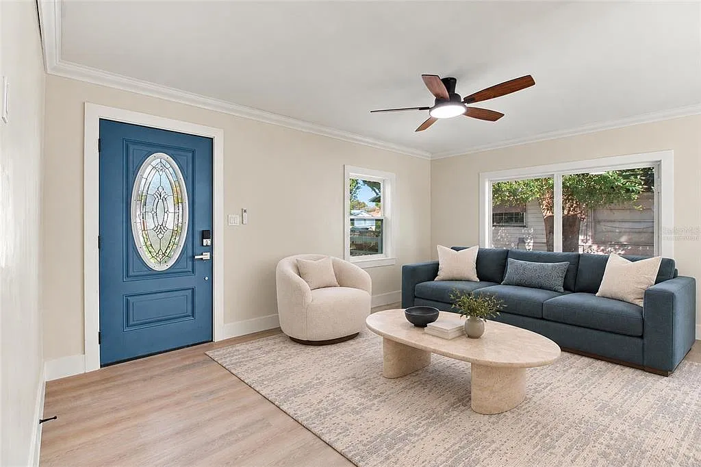 3 bed, 2.0 bath, 1206 sqft, $2,900 — Photo 4